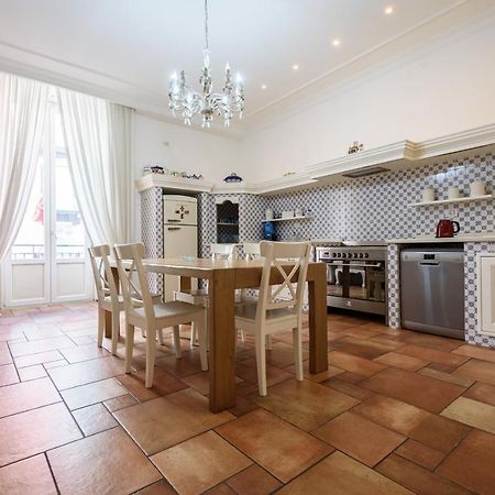 Palazzo Dello Spagnolo Suite Νάπολη Εξωτερικό φωτογραφία
