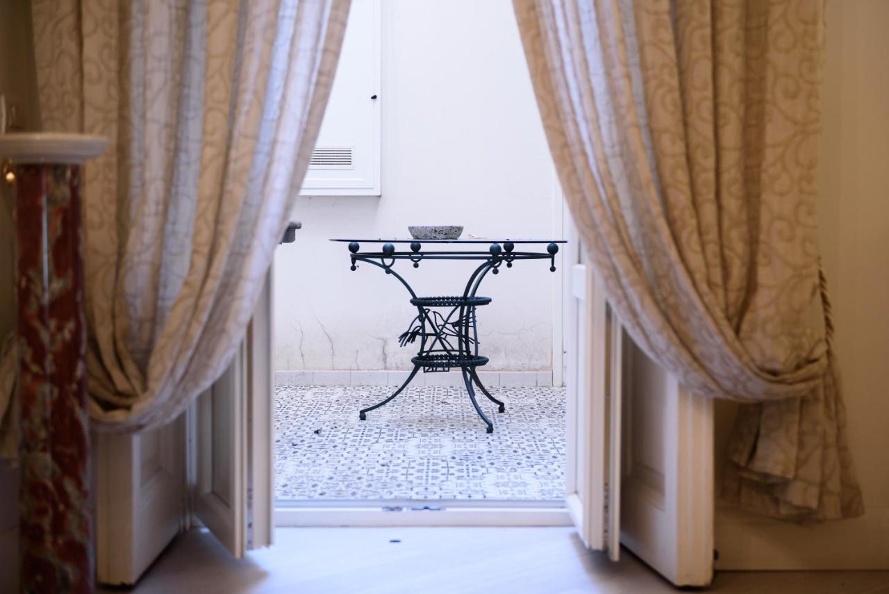 Palazzo Dello Spagnolo Suite Νάπολη Εξωτερικό φωτογραφία